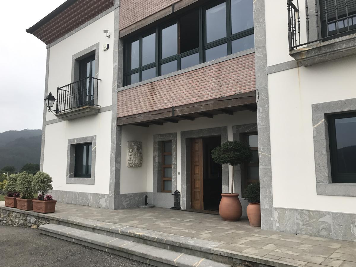 Hotel Reina Adosinda 普拉维亚 外观 照片